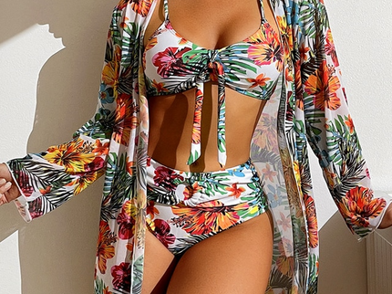 Dreiteiliges Bikini Set