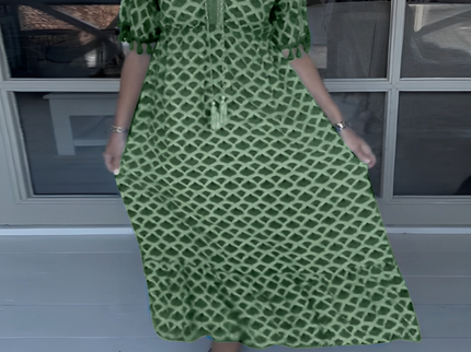 Elegantes Hochtailliertes Kleid