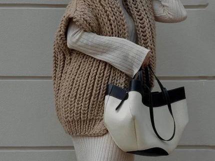 Gemütlicher übergroßer Strickkapuzenpullover