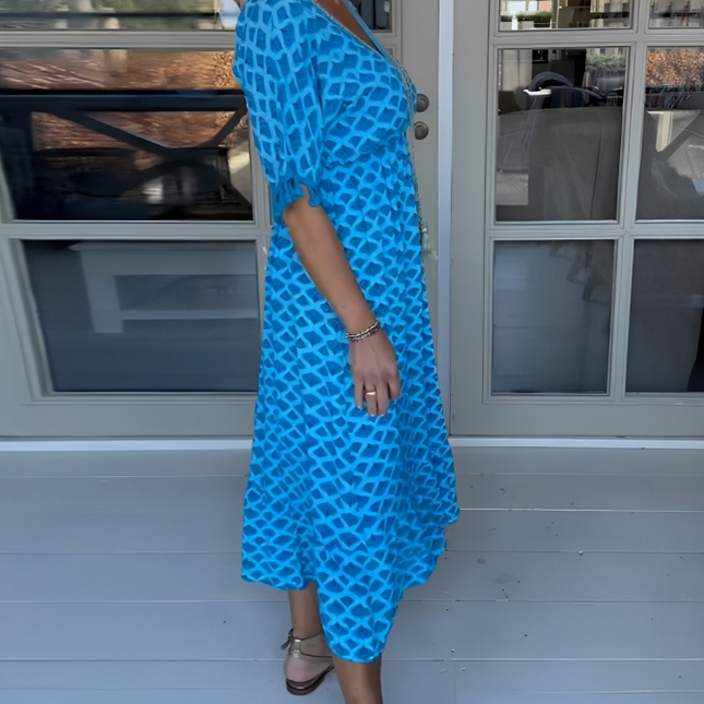 Elegantes Hochtailliertes Kleid