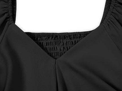 Verspieltes Rüschen-Minikleid mit gebundener Taille und ausgestellten Ärmeln