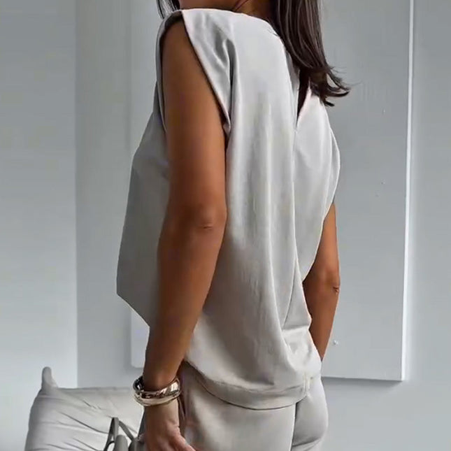 Schickes zweiteiliges Set aus T-Shirt und weiten Hosen