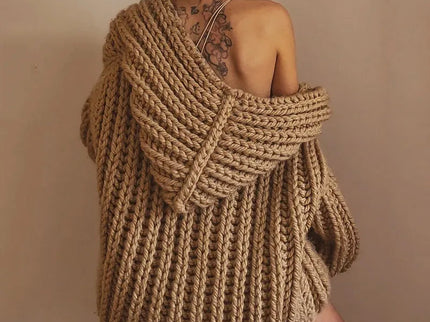 Gemütlicher übergroßer Strickkapuzenpullover