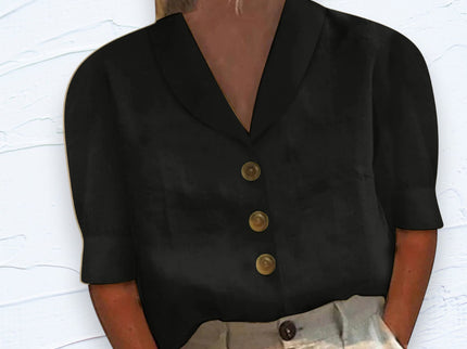 Oberteil mit Kragen und Knöpfen